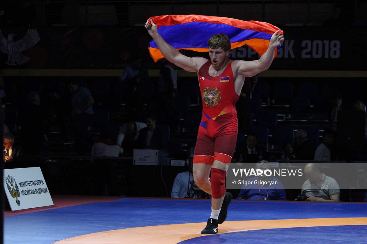 armenian wrestling 90 1 - Արթուր Ալեքսանյանի պարգևատրումը և չեմպիոնական գոտեմարտը (տեսանյութ, լուսանկարներ)