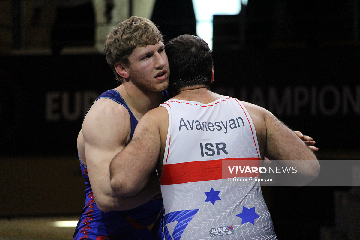 wrestling armenia 7 1 1 - Արթուր Ալեքսանյանը մեծ առավելությամբ հաղթեց հայազգի ըմբիշին և դուրս եկավ քառորդ եզրափակիչ (տեսանյութ, լուսանկարներ)