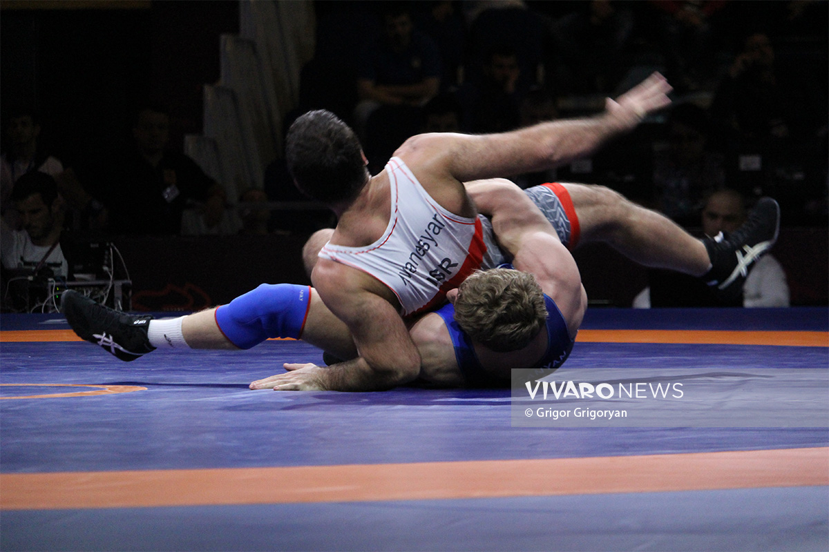 wrestling armenia 8 0 - Արթուր Ալեքսանյանը մեծ առավելությամբ հաղթեց հայազգի ըմբիշին և դուրս եկավ քառորդ եզրափակիչ (տեսանյութ, լուսանկարներ)