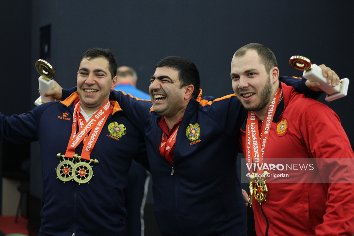 Weightlifting European Championship Batumi Hakob Mkrtchyan Davit Hovhannisyan Backstage Celebration 10 - Հայկական երեկոն Բաթումիում՝ մեդալների ողջ փայլով. VNews.am-ի ֆոտոշարքը
