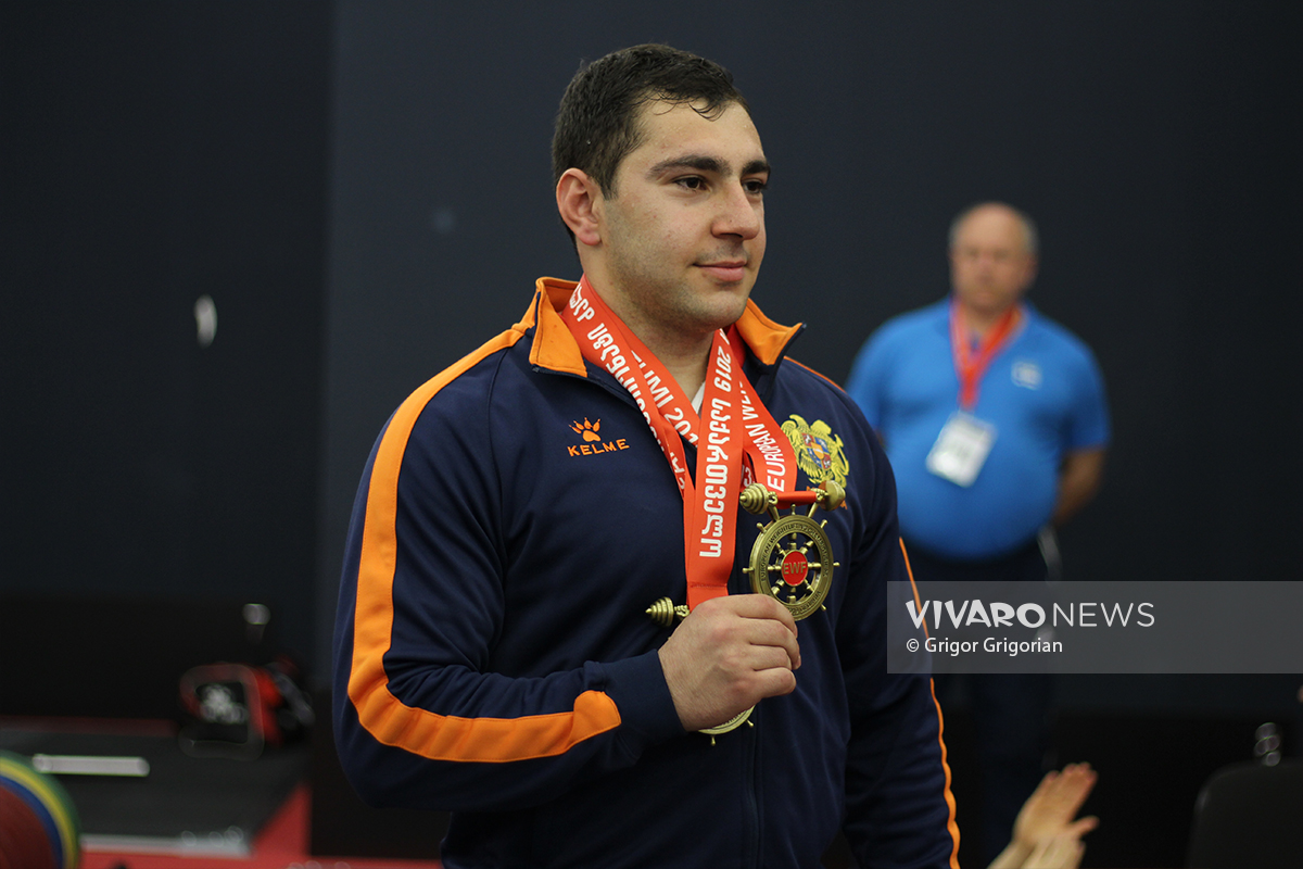 Weightlifting European Championship Batumi Hakob Mkrtchyan Davit Hovhannisyan Backstage Celebration 4 - Հայկական երեկոն Բաթումիում՝ մեդալների ողջ փայլով. VNews.am-ի ֆոտոշարքը