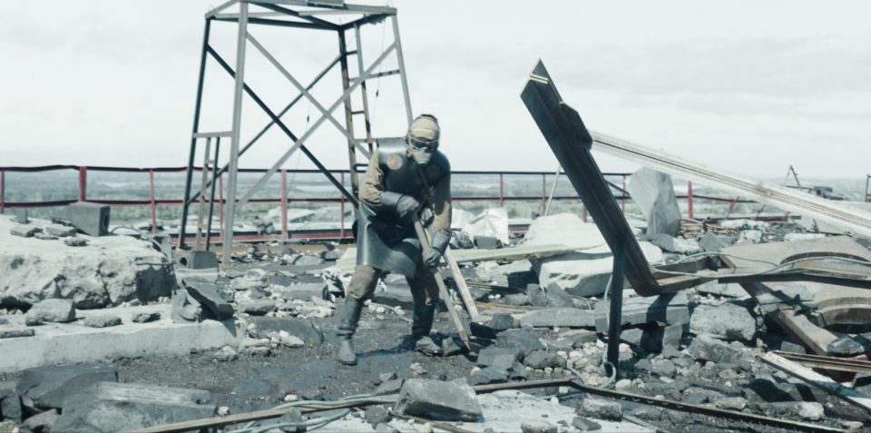 Chernobyl Episode 4 Rooftop 960x477 - Ահա թե ինչու մեզանից յուրաքանչյուրը պետք է դիտի «Չեռնոբիլ» մինի-սերիալը...