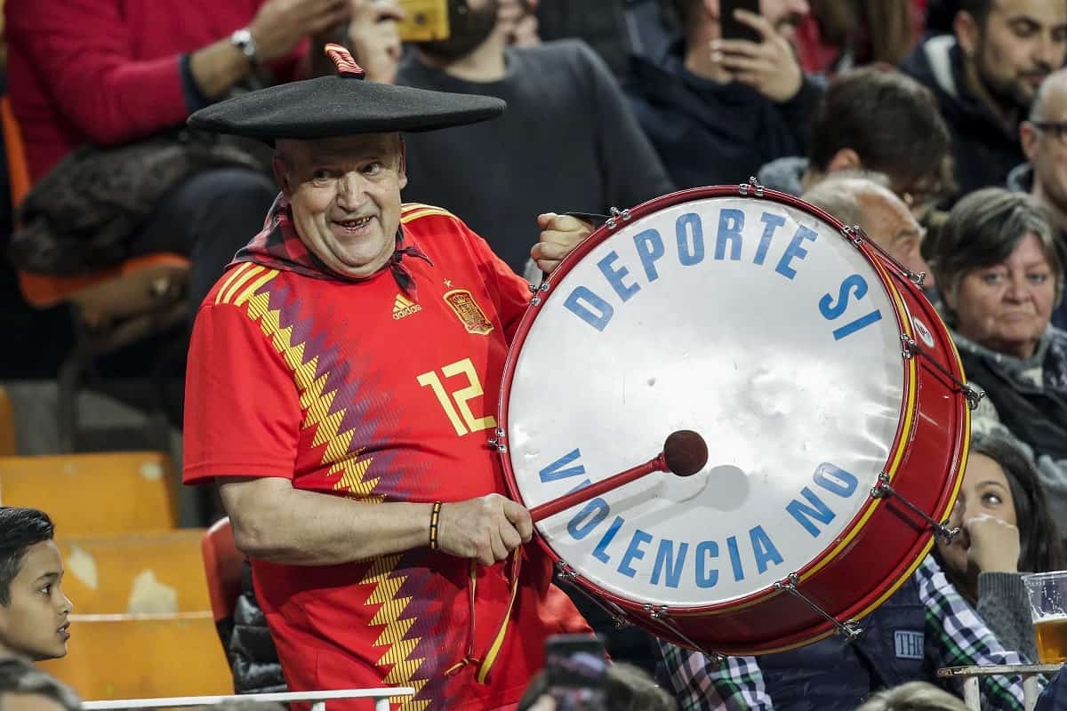 manolo el del bombo hincha de espana - «Շուտով կլսվի թմբուկի վերջին զարկը». Ինչո՞ւ է լեգենդար Մանոլոն վաճառում իր թմբուկը