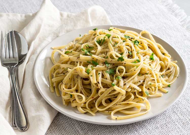 Italian Herb PastaFEATURE - Իտալական խոհանոցի գաղտնիքները