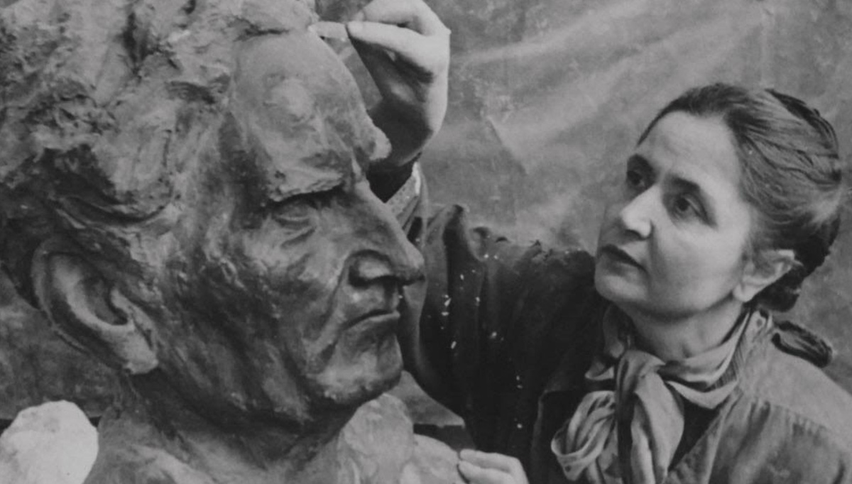 2 - Հայաստանի առաջին կին-քանդակագործ՝ Այծեմնիկ Ուրարտուն