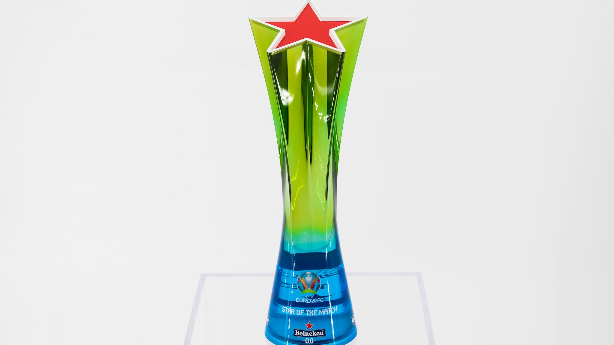 heineken star of the match trophy uefa euro 2020 1 - Որ ակումբի խաղացողներն են ամենաշատը ճանաչվել հանդիպման լավագույն խաղացող ԵՎՐՈ-ում