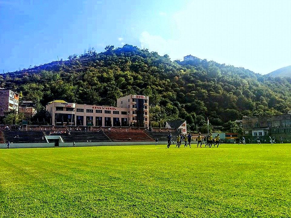Gandzasar Stadium Kapan2 30 August 2015 - «Կապանը պետք է ֆուտբոլ ունենա». ինչ հավակնություններ ունի «Գանձասարը»