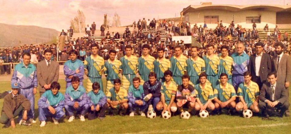 HOMENDMEN 1992 960x443 - Թիմեր Հայաստանի 16 քաղաքից, հաշվեհարդար մրցավարների հետ, 17-ամյա Բերեզովսկին․ Անդրանիկ առաջնության ուշագրավ մանրամասները (մաս 1-ին)